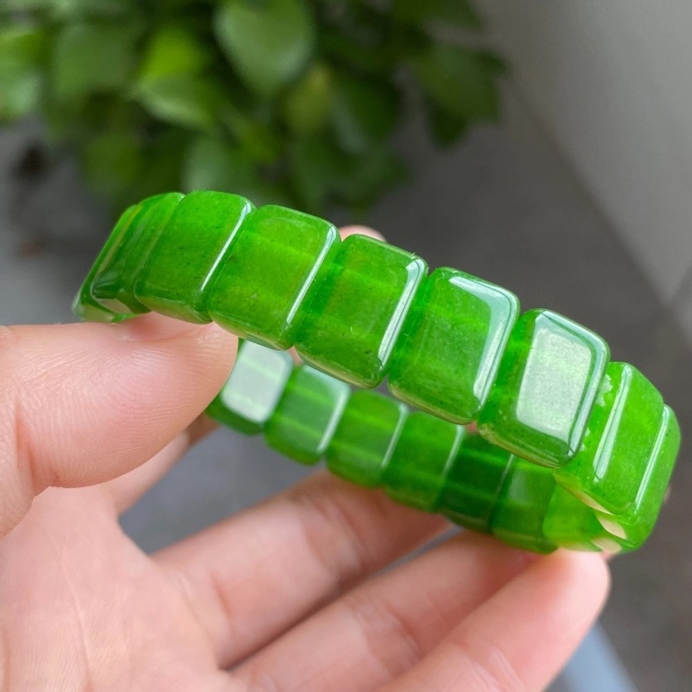 GENUINE 100% NATURAL Emerald Green Jadeite Jade Bangle Bracelet (GRADE A) - Picture 7 of 9